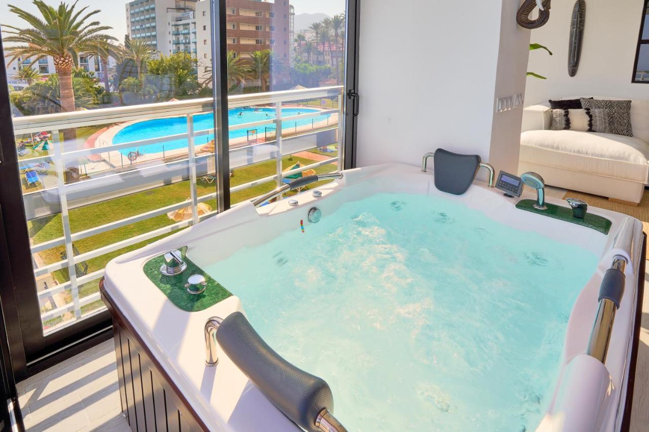 Savanna Beach. Amazing Apartment With Jacuzzi Torremolinos Exterior foto